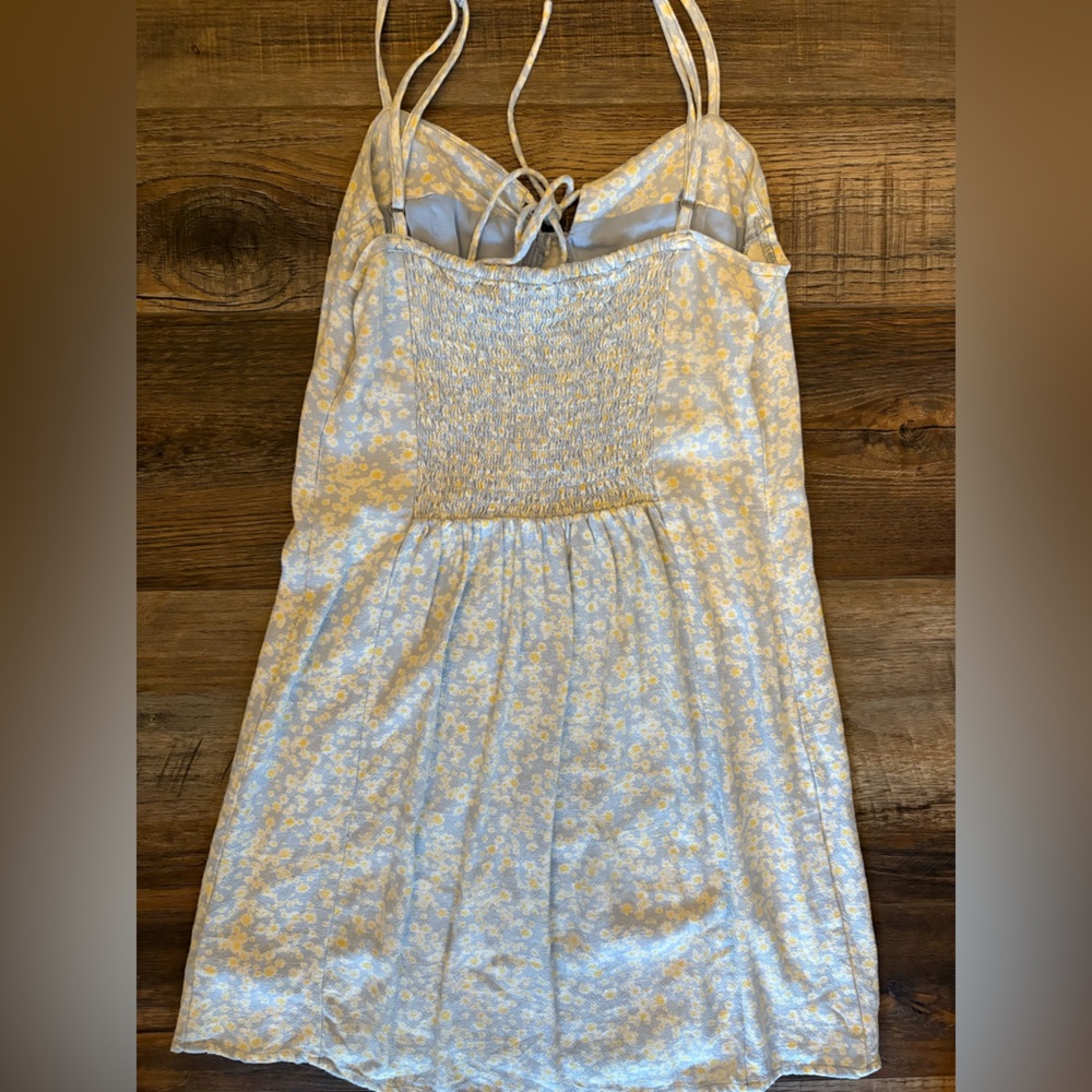 Aeropostale Floral Print Chemise in Cream and White - Picture 2 of 5